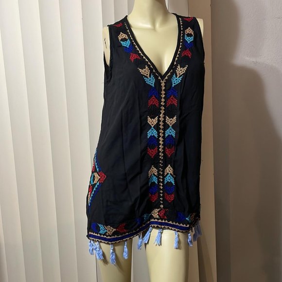 Boohoo Tops - Women Medium WOW BOHO Vintage Embroidery Tassel Tank Top CUTE!